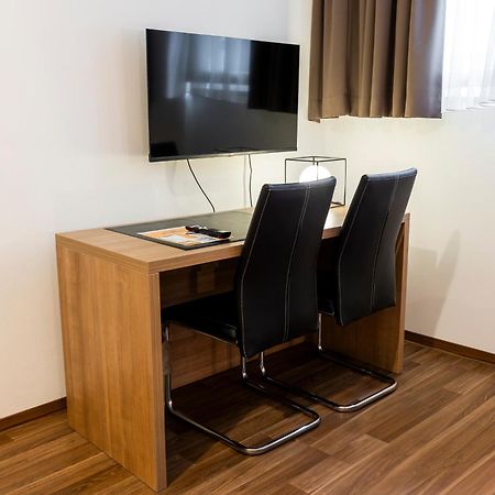 Orange Hotel Und Apartments Neu-Ulm Extérieur photo