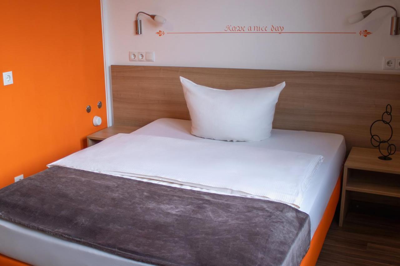 Orange Hotel Und Apartments Neu-Ulm Extérieur photo