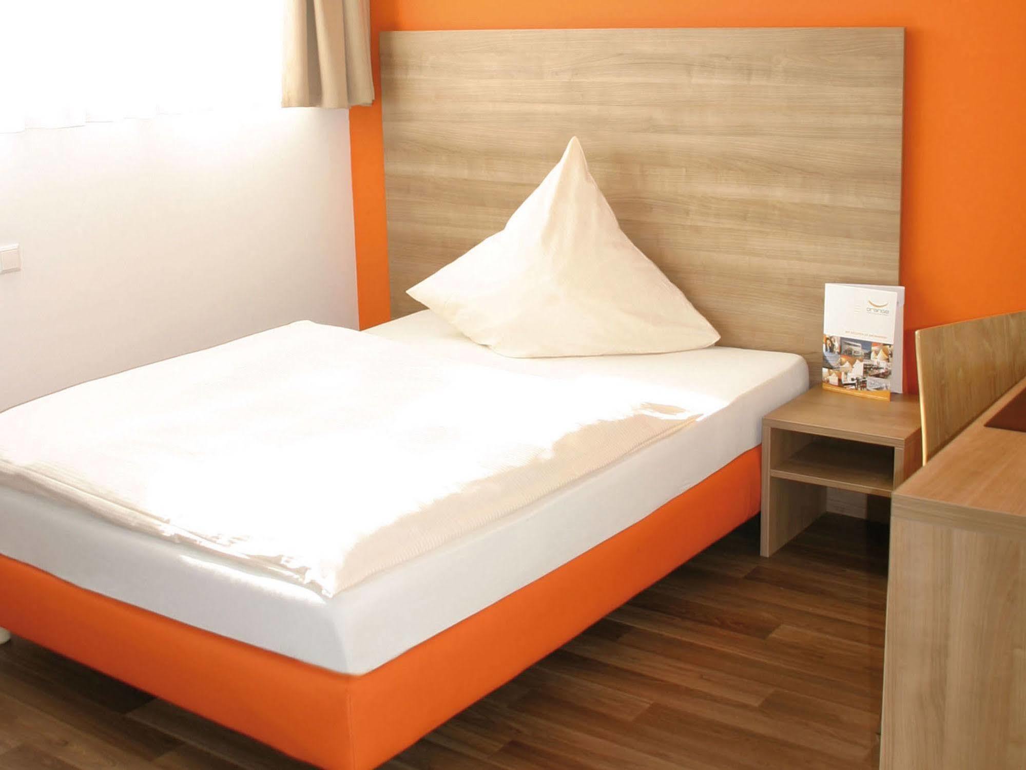 Orange Hotel Und Apartments Neu-Ulm Extérieur photo