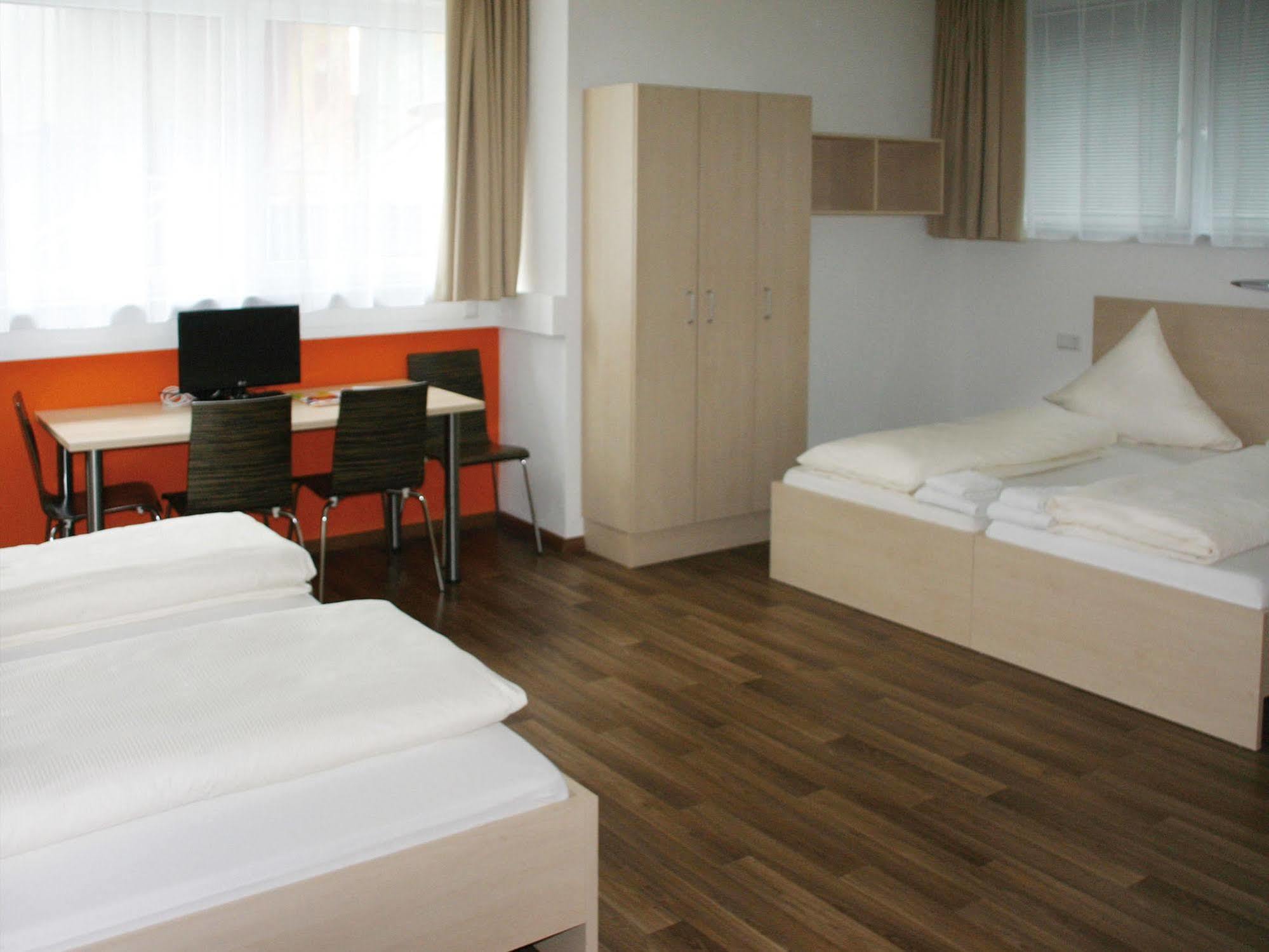 Orange Hotel Und Apartments Neu-Ulm Extérieur photo